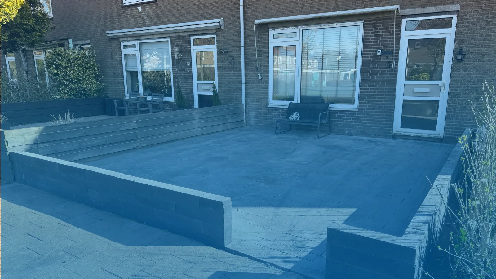 Betonmuur en verharding