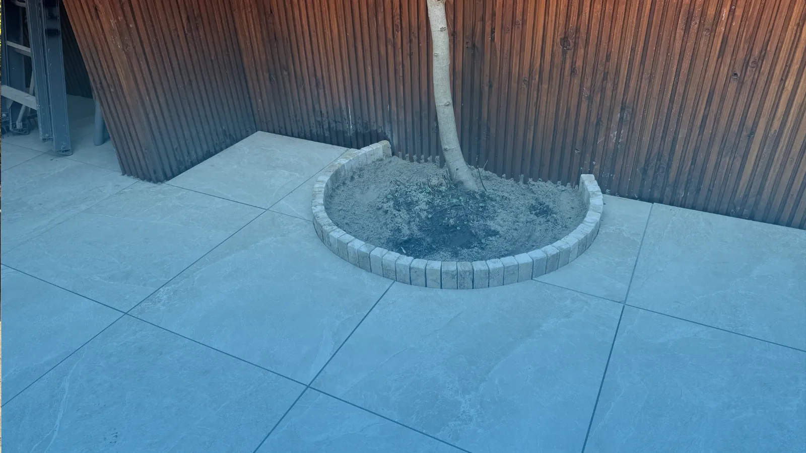 Bestrating, grondwerk en border